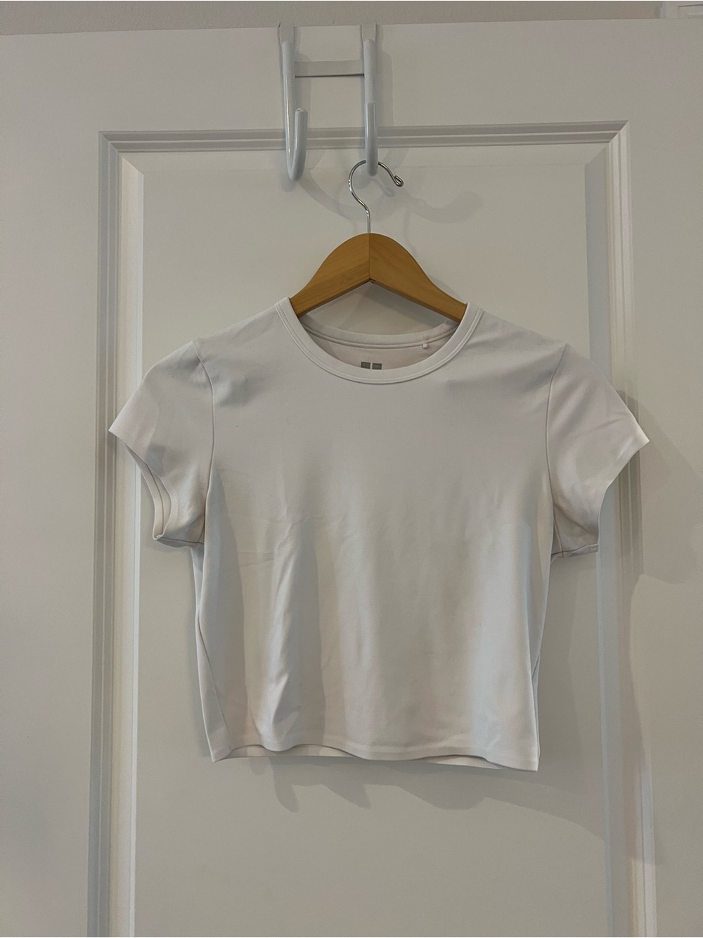 Uniqlo Women's White Crew Neck Short Sleeve Top